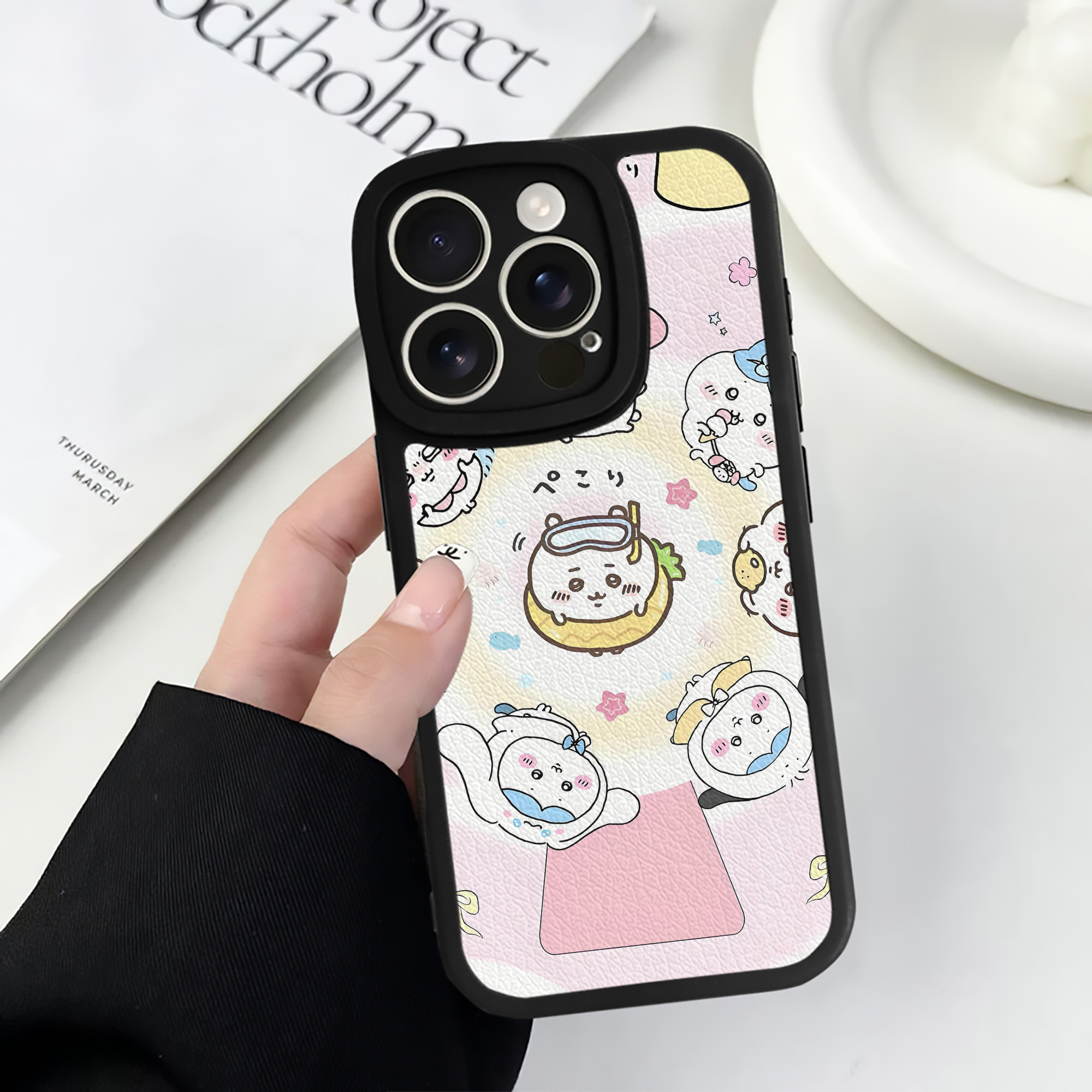 （画像用） ちいかわ Chii-kawa 【iPhone 16シリーズ対応】シリコンスマホケース（レザー調） 材質：シリコン